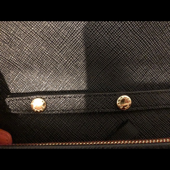 100% authentic black Prada bag with gold chain - Picture 4 of 8